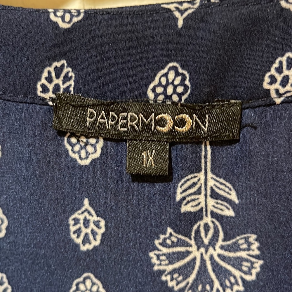 Ladies blouse - Picture 2 of 4